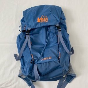 REI | Blue Flash 22L Pack